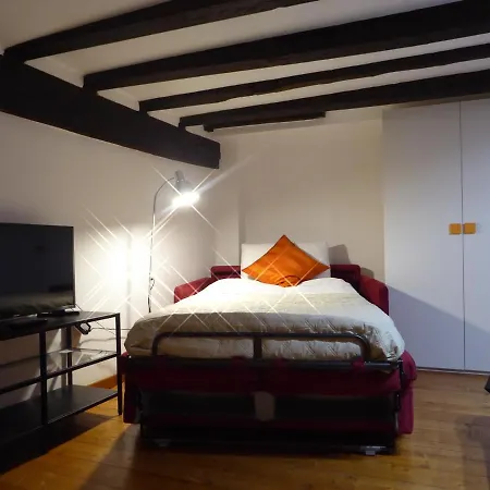 公寓 Giudei House