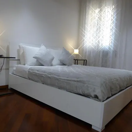 דירה Giudei House